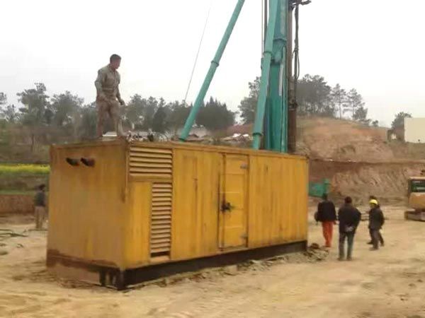 来凤如何判断水冷式机油散热器密封件是否需要更换？